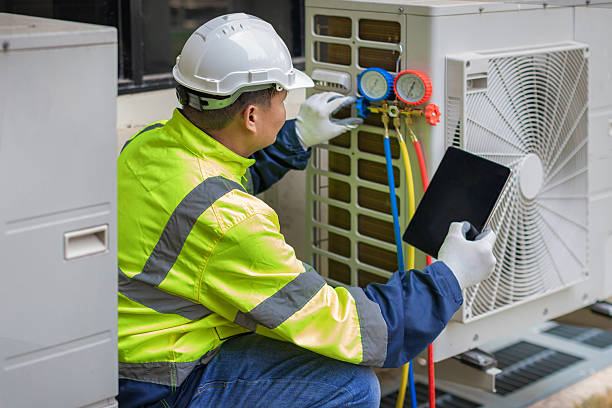 Professional Hvac Installation technician working in Cortez, FL